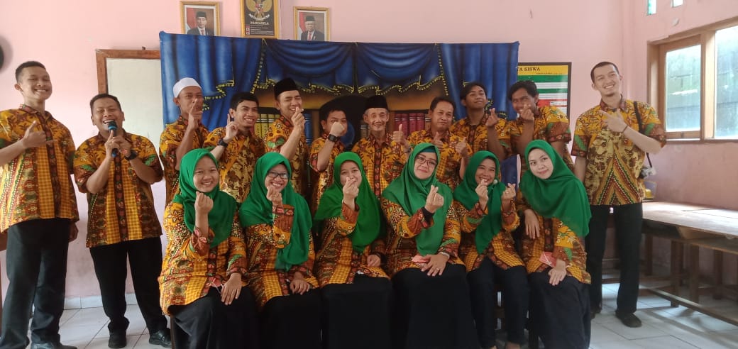 DAFTAR GURU